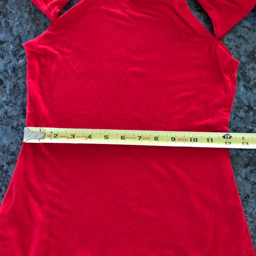 Red top - Picture 3 of 4